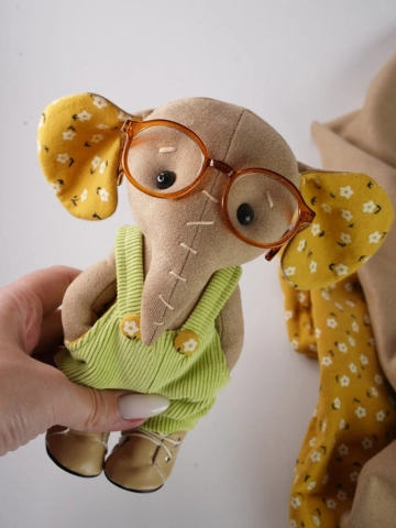 Слоник Мирон