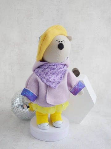 Медведица в берете и пальто сиреневый,пальто двухстороннее